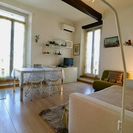 1 Bedroom Suquet, 6 Min From The Palais, Balcony & Port View 220 Cannes